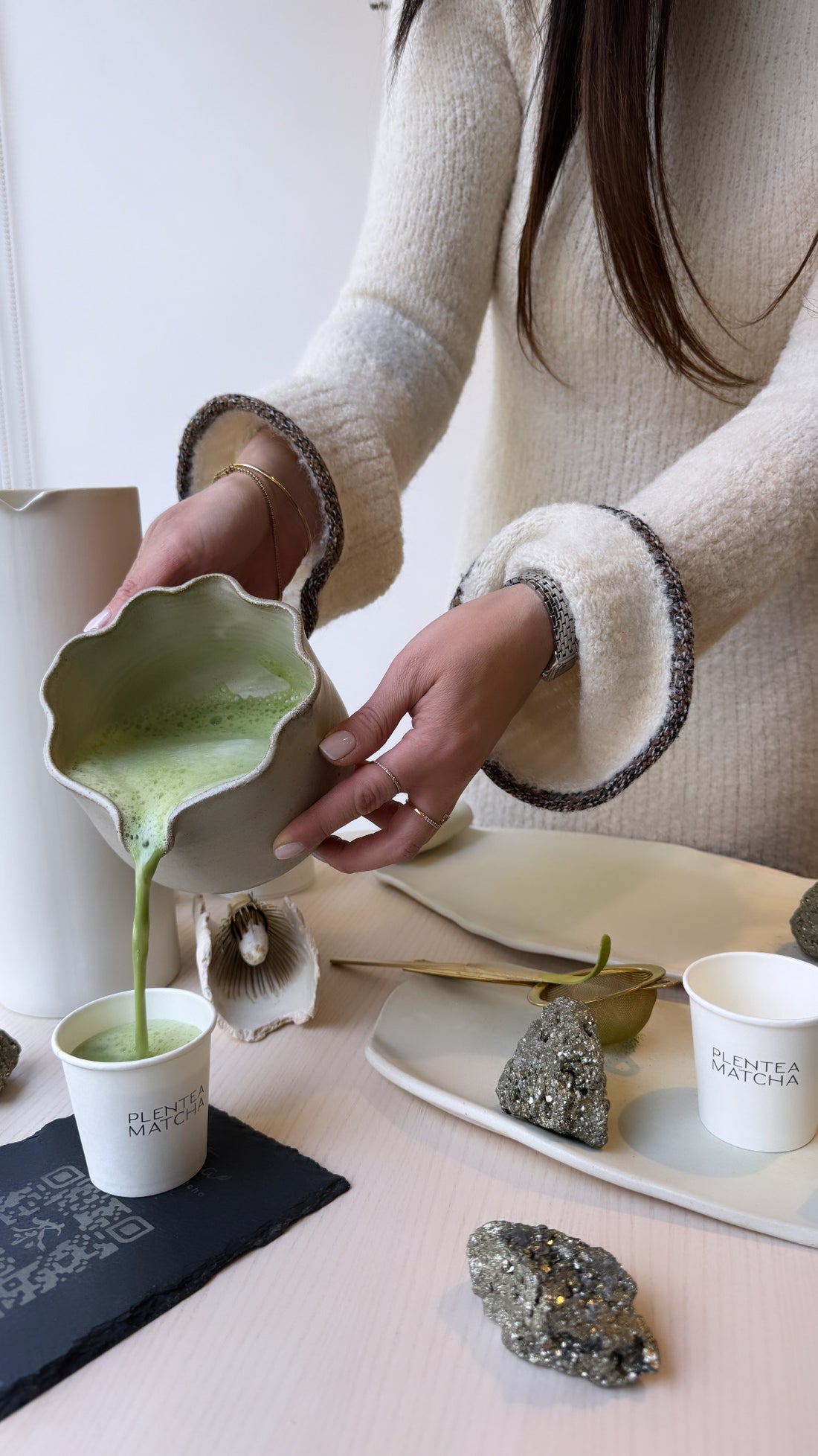 Chawan (Scalloped Matcha Bowl with Spout)