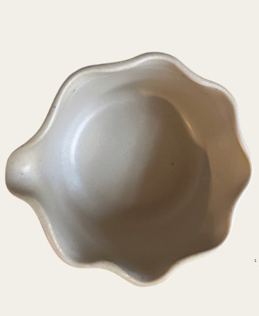 Chawan (Scalloped Matcha Bowl with Spout)